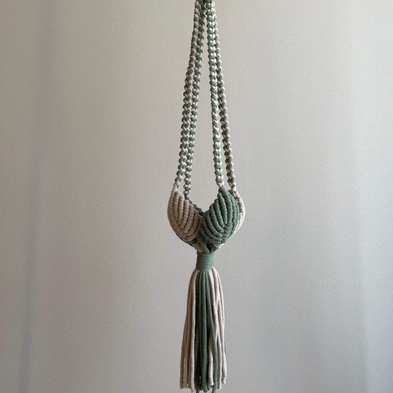 マクラメプラントハンガー _ユーカリグリーン×ベージュ